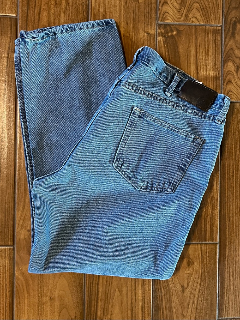 Wrangler Straight Leg Denim Jeans in Mid Blue